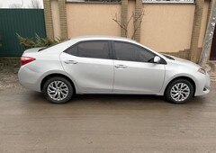 Продам Toyota Corolla SE в г. Кривой Рог, Днепропетровская область 2017 года выпуска за 15 500$