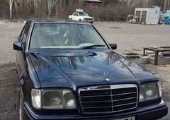 Продам Mercedes-Benz 220 в г. Белая Церковь, Киевская область 1994 года выпуска за 4 500$