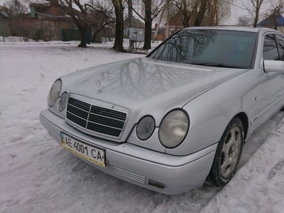 Продам Mercedes-Benz E-Класс E 220 CDI 5G-Tronic (125 л.с.), 1998