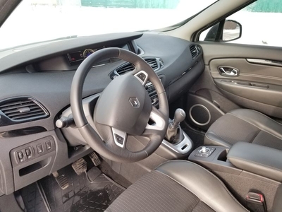 Продам Renault Scenic 1.6 dCi MT (130 л.с.), 2012