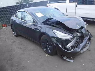 Продам Tesla Model 3 Long Range АТ (75, 315 л.с.), 2018