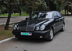 Продам Mercedes-Benz E-Class Е210 2.8 .192 л.с в г. Горловка, Донецкая область 1997 года выпуска за 3 700$