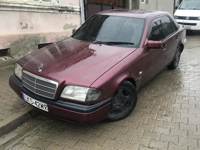 Продам Mercedes-Benz CL 220 Sport в Черновцах 1996 года выпуска за 1 420$