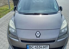 Продам Renault Grand Scenic в г. Червоноград, Львовская область 2010 года выпуска за 8 300$