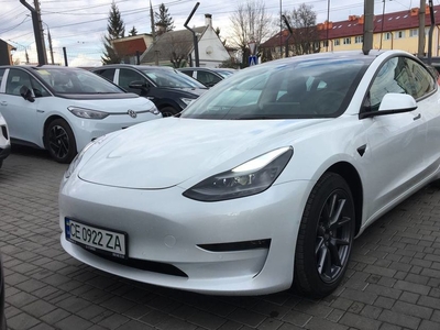 Продам Tesla Model 3 Long Range в Черновцах 2022 года выпуска за 45 500$