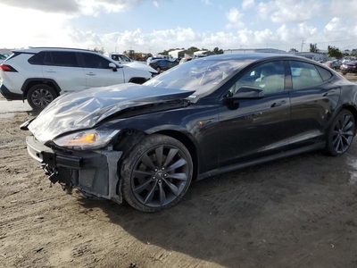 Продам Tesla Model S в Луцке 2016 года выпуска за 13 000$