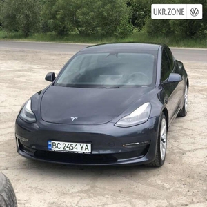 Tesla Model 3 I 2021