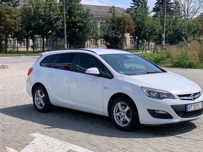 Продам Opel Astra J Sport Tourer 2.0 CDTI в г. Коломыя, Ивано-Франковская область 2014 года выпуска за 9 800$