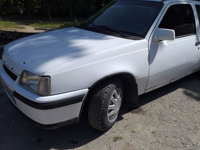 Продам Opel Kadett в г. Изюм, Харьковская область 1989 года выпуска за 1 200$