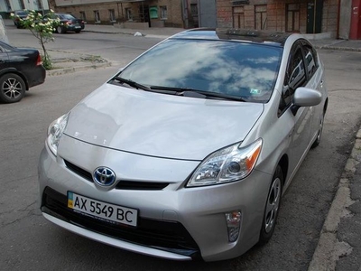 Продам Toyota Prius, 2014