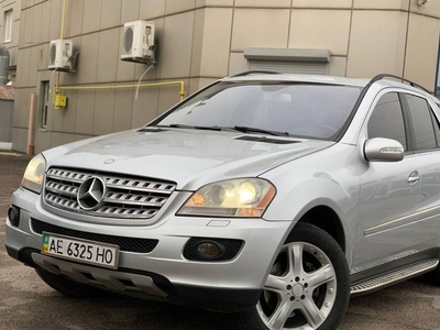 Продам Mercedes-Benz ML-Class 350 ЦЕЛЫЙ в Днепре 2006 года выпуска за 11 300$