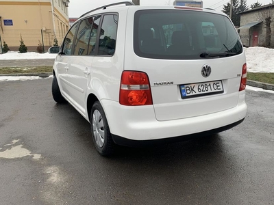 Продам Volkswagen Touran в Ровно 2005 года выпуска за 6 600$