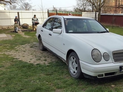 Продам Mercedes-Benz E-Класс, 1998