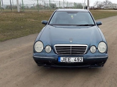 Продам Mercedes-Benz E-Класс, 2001