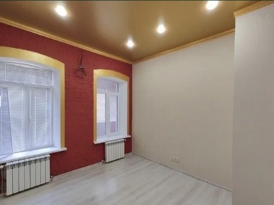 Продам 3х комнатную квартиру с ремонтом в районе Нагорного рынка.