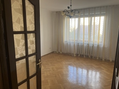 Продаж 4-х кімнатної квартири по вул.Паньківського (паралельна вул.А.Лінкольна )