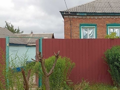 Продам добротный крепкий дом 18 км от Харькова, пгт Новопокровка