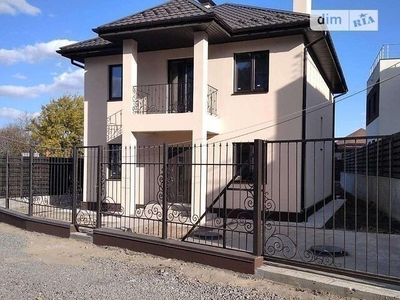 Продаж 2 поверхового будинку з ділянкою на 4 сотки, 185 кв. м, 5 кімнат, на вул. Смерекова 21