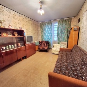 Продам Срочно 1 комнатную квартиру по ул. Амосова