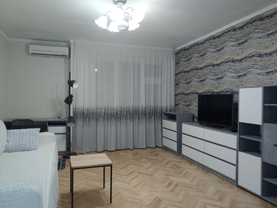 Аренда 3-комнатной квартиры 70 м², Владимира Антоновича ул., 103А