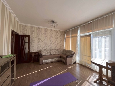 Продається 3-х кімнатна квартира Героїв Майдану (86 m2)