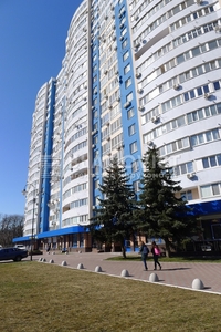 Трехкомнатная квартира долгосрочно ул. Сикорского Игоря (Танковая) 1 в Киеве G-1987450