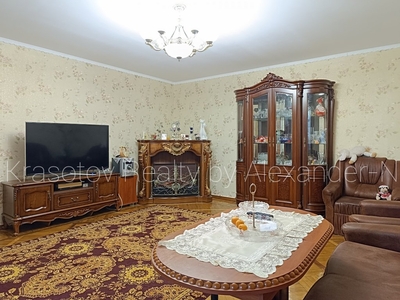 Одесса, Романа Кармена, продажа четырёхкомнатного дома 147 кв. м., 0 соток, район Приморский...