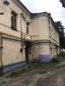 172333 Продам большой 2-х эт. дом м. Защитников Украины.