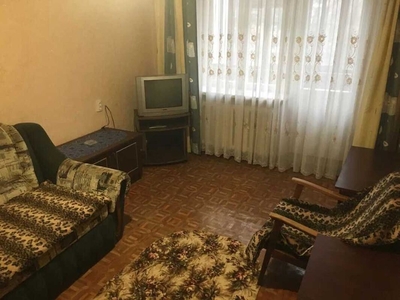 Сдается 2-х комнатная квартира в районе остановки Фурманова
