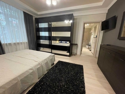 2- кімнатна квартира на вул. Велика Васильківська-24.