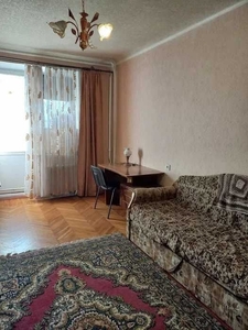 Сдам 2х комнатную квартиру метро Гагарина всего за 2500