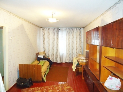 Продается уютная 2-х ком. кв. в жилом состоянии под ремонт на Дружбе