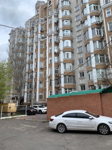 Продажа 3-комнатной квартиры 111 м², Довженко ул., 4