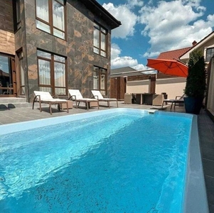 Vip аренда стильного дома с бассейном в Совиньон, 200м, 4сотки