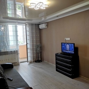 Продам 2 комнатную квартиру в новом доме на Таирова. Костанди ул.