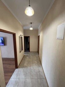Продажа 2-комнатной квартиры 56 м², Независимой Украины ул.