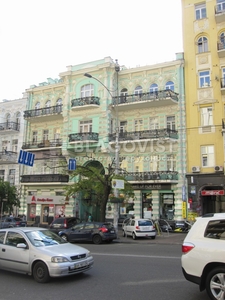 Трехкомнатная квартира долгосрочно ул. Большая Васильковская (Красноармейская) 28 в Киеве R-39659