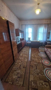 Продам пол дома в центре г. Змиев