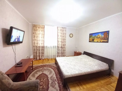 1-кімнатна квартира подобово у Мелітополі, вул. Івана Алексєєва, 18а — 1001122927