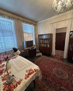 Продам 2-х кімнатну квартиру, на Юрія Савченко! (верх)