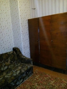 Кімната з 2 лютого без господаря біля склозаводу