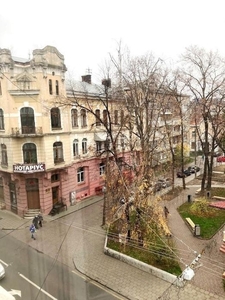 Продаж трикімнатної квартири в центрі Івано-Франківська