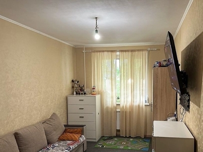 Продам 1-кімнатну квартиру, район Універмагу, будинок з білої цегли