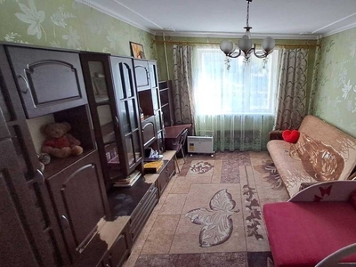 Продам реальну 1 кімнатну квартиру у Рогані за чудову ціну