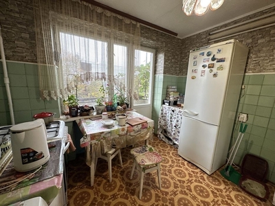 Продається 3 кімнатна квартира в Ужгороді