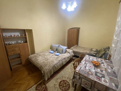 Однокомнатная квартира посуточно в Мукачево, ул. Грушевского, 9 — 1001597499