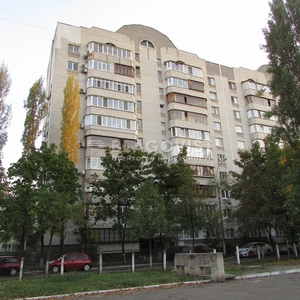 Трехкомнатная квартира долгосрочно ул. Богатырская 18а в Киеве R-56711 | Благовест