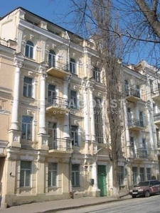 Трехкомнатная квартира долгосрочно ул. Дмитриевская 35а в Киеве F-29871 | Благовест