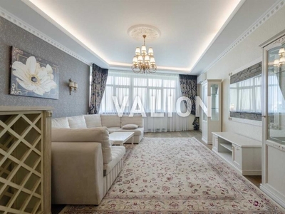 Продаётся 3-х комнатная квартира по адресу Старонаводницкая, 6-Б.