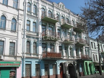 Четырехкомнатная квартира долгосрочно ул. Межигорская 24 в Киеве R-51739 | Благовест